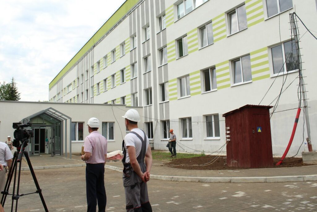 Завершается первый этап капитального ремонта и модернизации хирургического корпуса Лидской ЦРБ.