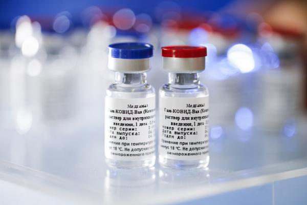 Минздрав Беларуси ожидает из России разрешение на использование 180 тыс. доз второго компонента вакцины от коронавируса, говорится в телеграм-канале министерства