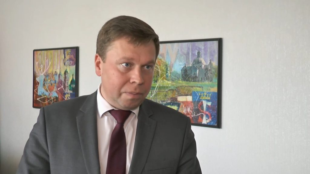 Председатель Лидского райисполкома Сергей Ложечник провел в субботу «прямую телефонную линию»