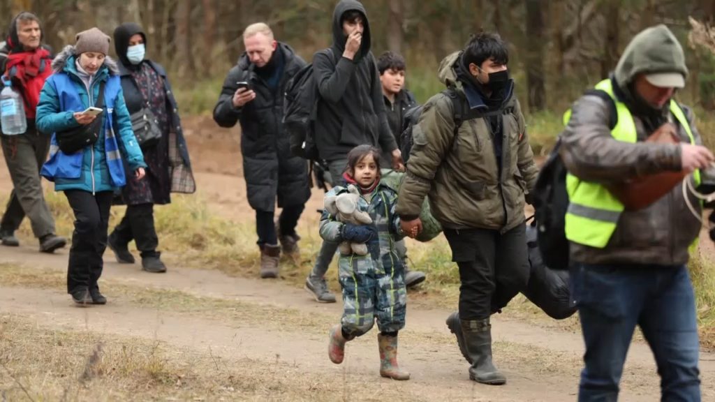 Мигранты продолжают находиться на белорусско-польской границе