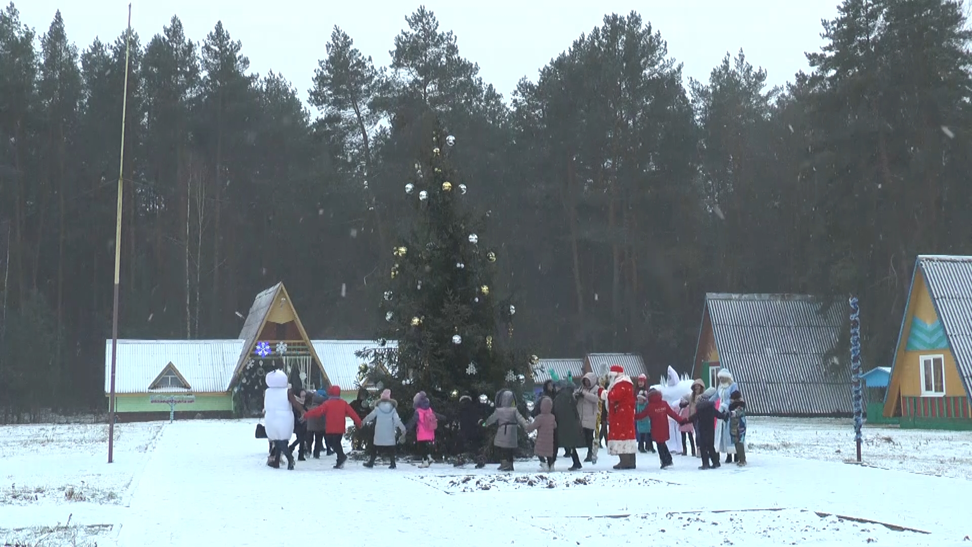Резиденция Деда Мороза по 14 января продолжает работать в Лидском районе