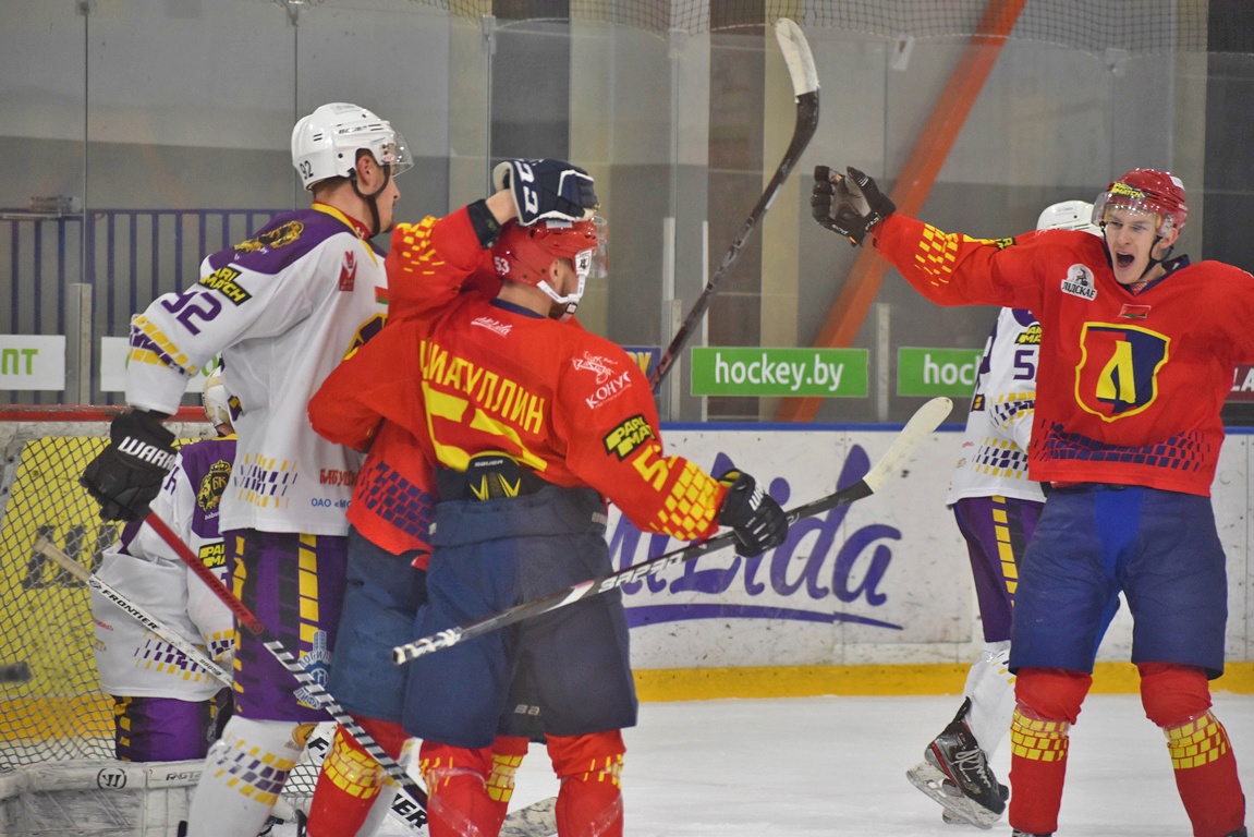 Хоккейный клуб «Лида» на своем льду обыграл «Могилев»
