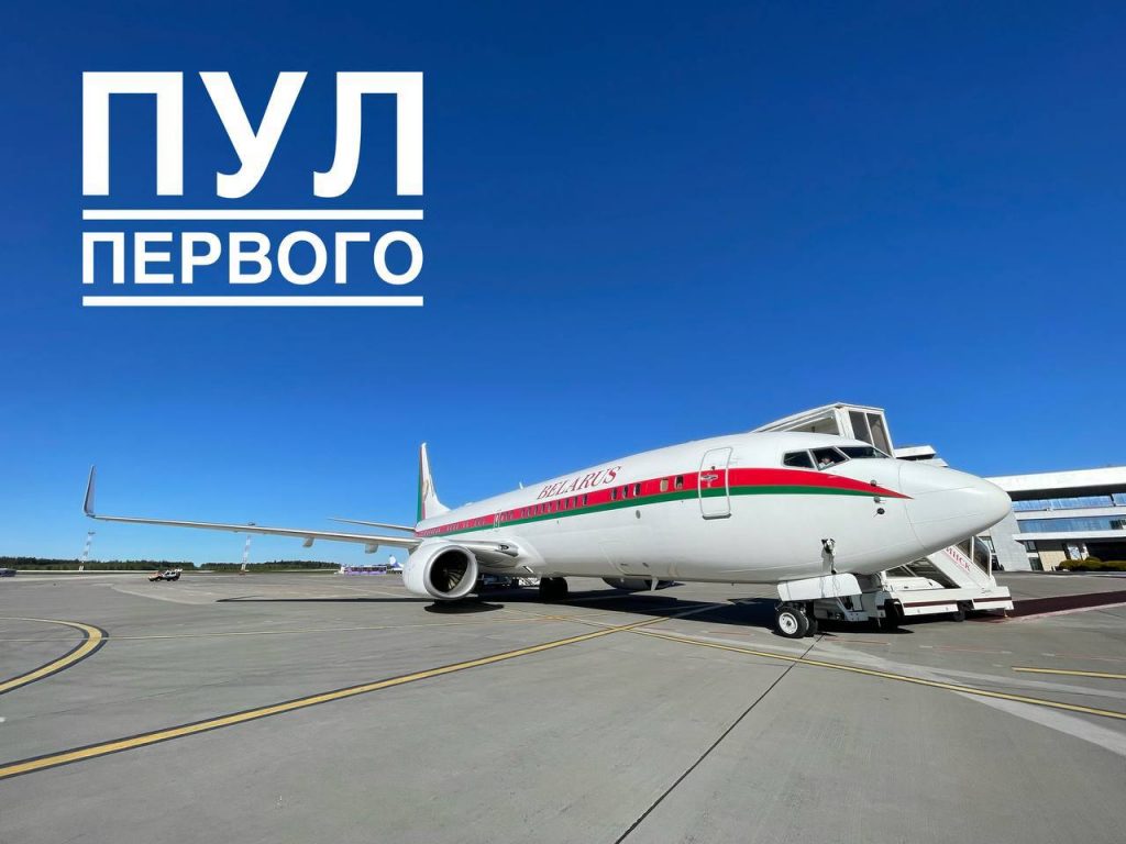 Александр Лукашенко направился с рабочим визитом в Москву.